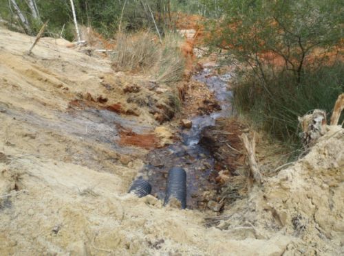 Site minier de la Bellière : vue partielle de l'émergence des eaux minières Thumbnail