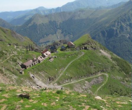 Sentein : vue générale du site de Bentaillou Thumbnail