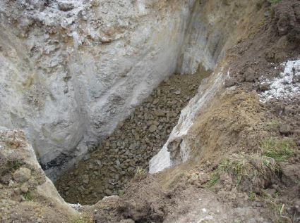 Site minier d'Abbaretz : vue du comblement du fontis