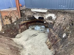 Mise en place d’un béton cyclopéen en fond de fouille