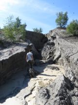 Abbaretz - Fig 2 - Exemple de ravine affectant les flancs d’un des terrils tabulaires
