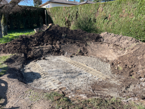Jardin sécurisé par des enrochements bétonnés