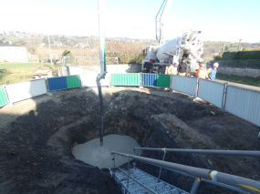 Rive de Gier - Traitement désordre 1 – Coulage du béton maigre dans le puits