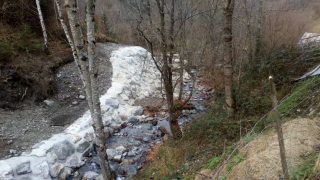 Sentein - Exemple de confortement par mur en enrochements bétonnés